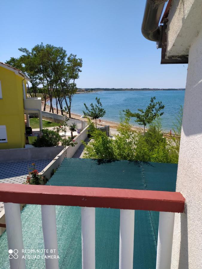 Apartman Joy Нин Екстериор снимка