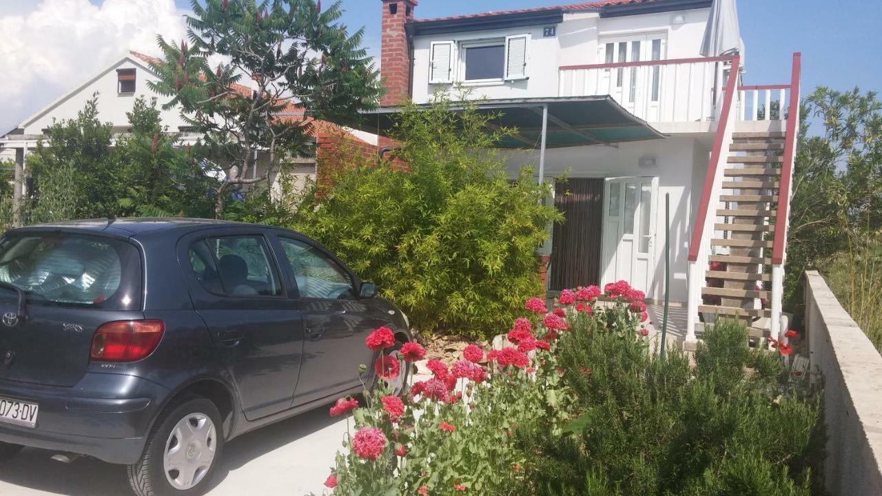 Apartman Joy Нин Екстериор снимка